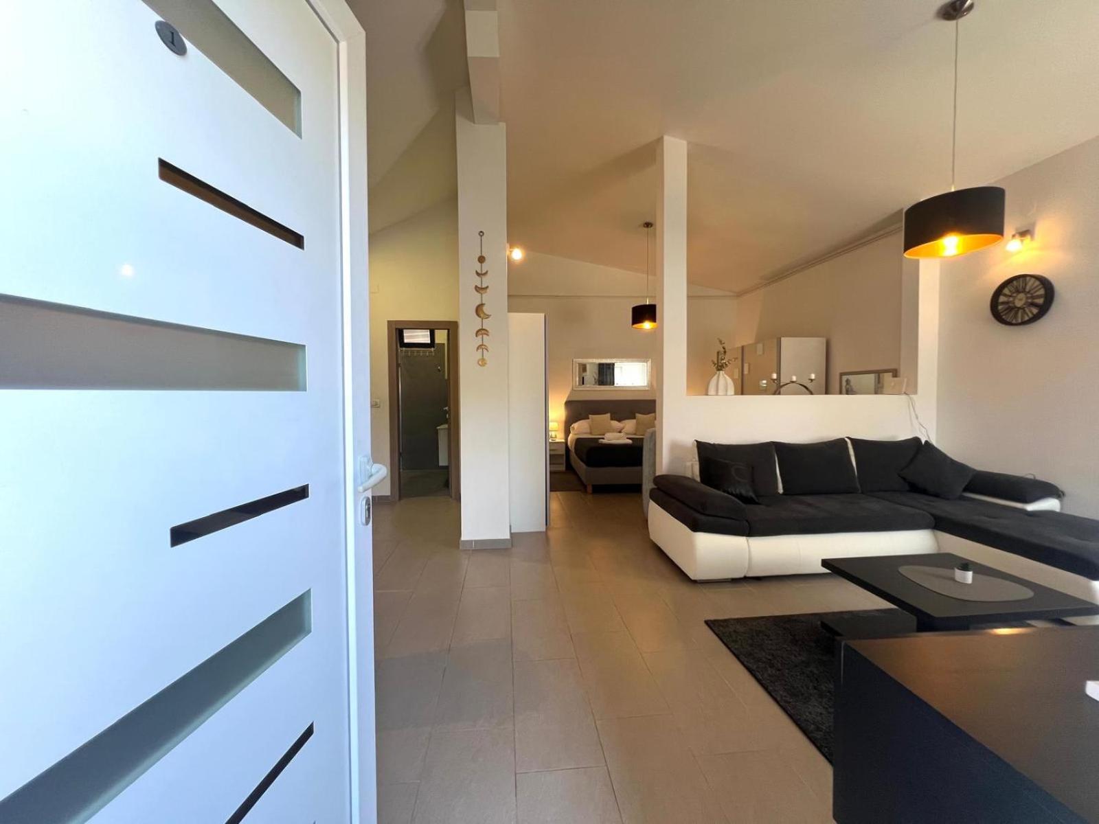 Azzurro Mare Apartment Pula Exterior photo