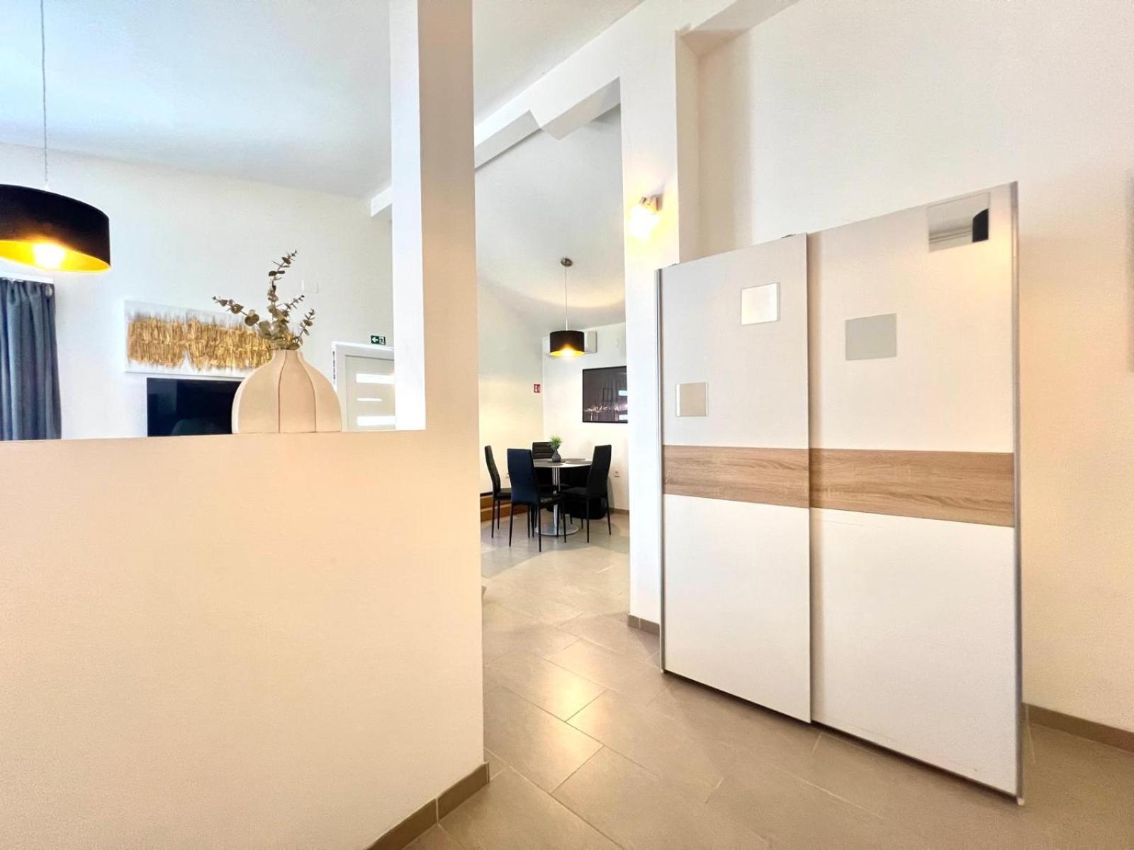 Azzurro Mare Apartment Pula Exterior photo